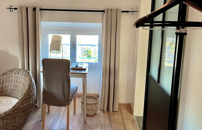 hotel-savel-ruoms-suite-confort-bureau